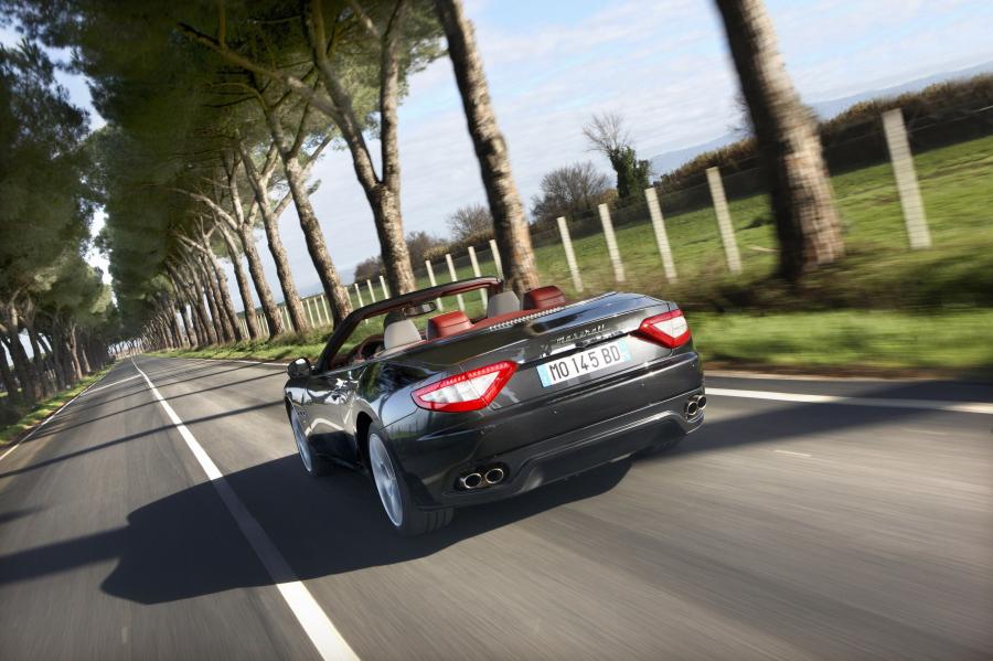  Maserati GranCabrio 2010 года  (фото 75 из 101)